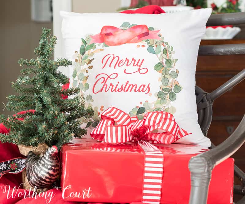 Christmas wreath pillow cover #christmas #christmasdecor #christmaspillow #pillowcover