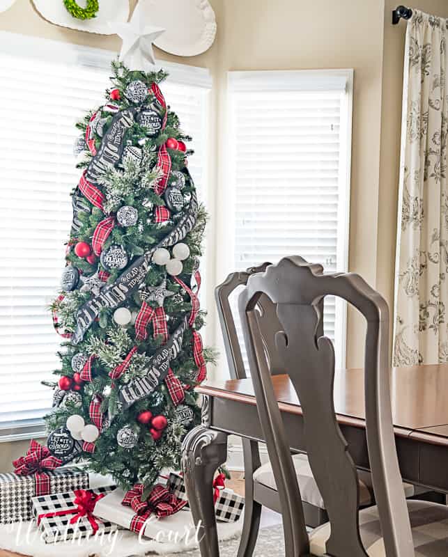 Christmas tree with red, black and white decorations #christmasdecor #christmastrees