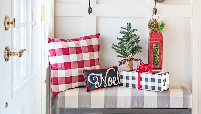 My Festive Farmhouse Christmas Foyer