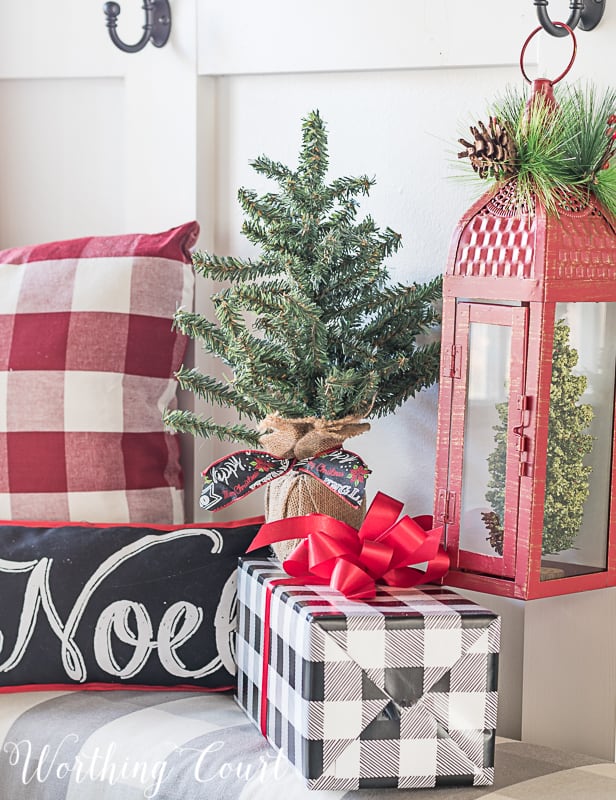 Christmas vignette #christmasdecor