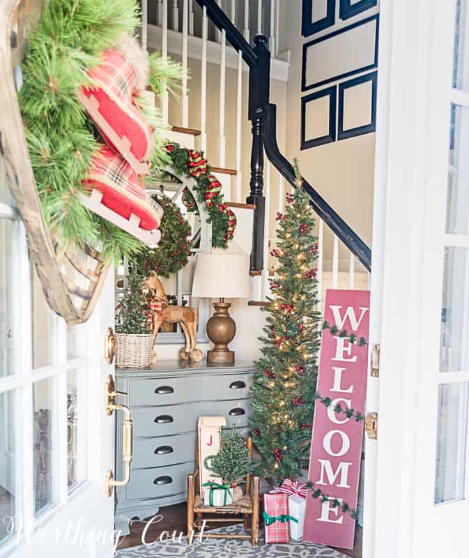 Foyer Christmas decorations #christmasdecor #farmhouse #foyer