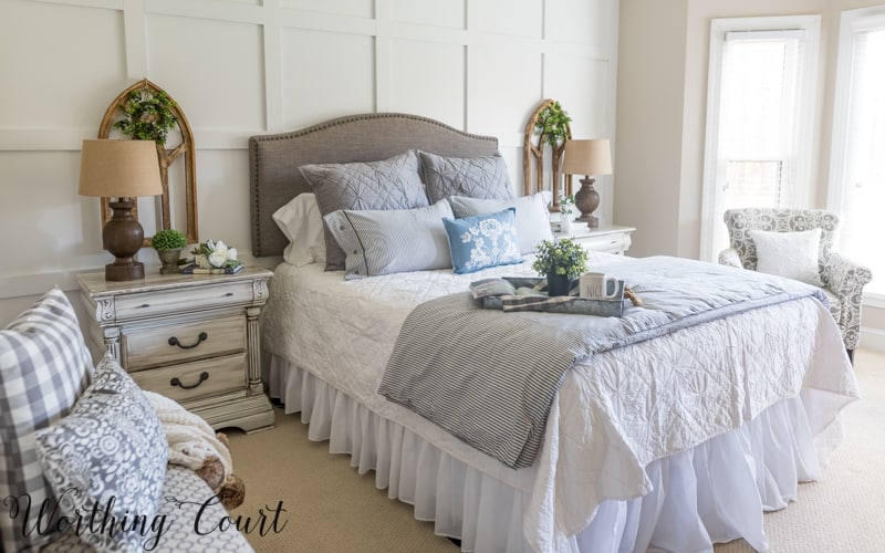 Guest Room Makeover Update. Fixer Upper farmhouse style bedroom #fixerupper #farmhouse #farmhousebedroom #cottagebedroom #upholsteredheadboard #bedroomdecoratingideas #neutralbedroomdecor 