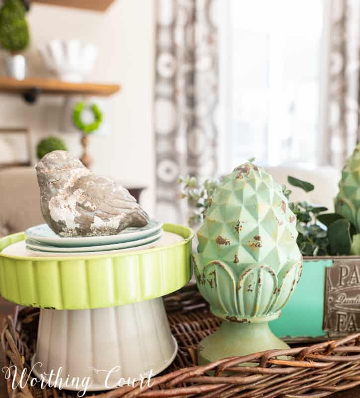 Spring centerpiece idea using blue and aqua accessories from the #TrishaYearwood Collection at #TractorSupply #springdecor #springdecoratingideas #centerpieceideas #aqua #limegreen #HomeDecor #SouthernStyle