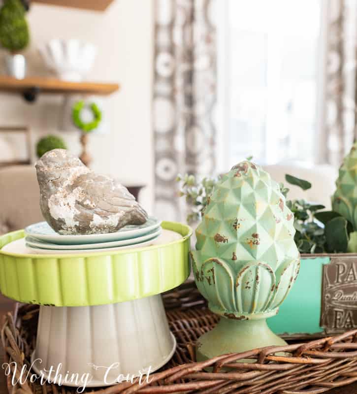 Spring centerpiece idea using blue and aqua accessories from the #TrishaYearwood Collection at #TractorSupply #springdecor #springdecoratingideas #centerpieceideas #aqua #limegreen #HomeDecor #SouthernStyle