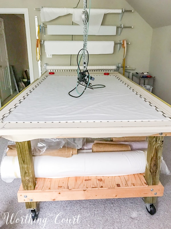 How To Make A Lined, Flat Drapes Just Like The Pros Do - It's Easy! Step-by-step directions for how to make drapery panels using the same methods as professional workrooms. #drapesforlivingroom #curtains #draperies #draperypanels #diydrapes #diycurtains #drapetechniques #drapesforslidingglassdoors #windowdrapes