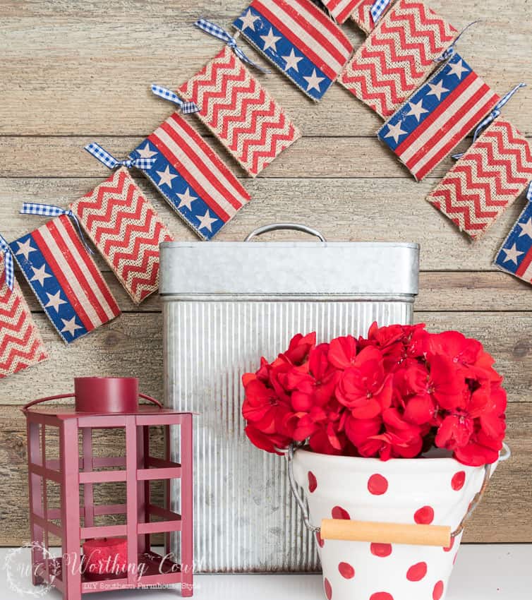 DIY patriotic banner for July 4th. #july4thcrafts #craftideas #july4thdecorations #patrioticdecorations #redwhiteandblue #july4thideas