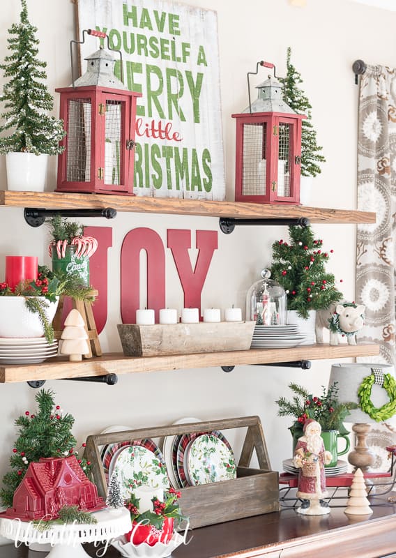 Use a reproduction vintage toolbox to display seasonal plates.