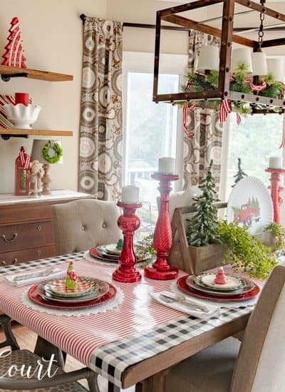 Red, green and white Christmas table
