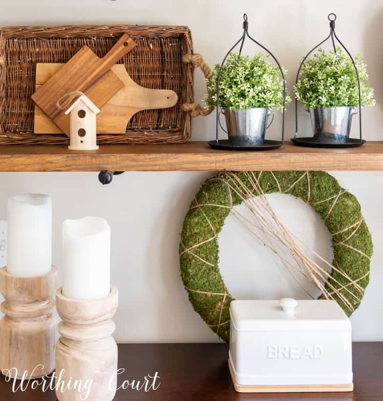 How to decorate shelves for spring