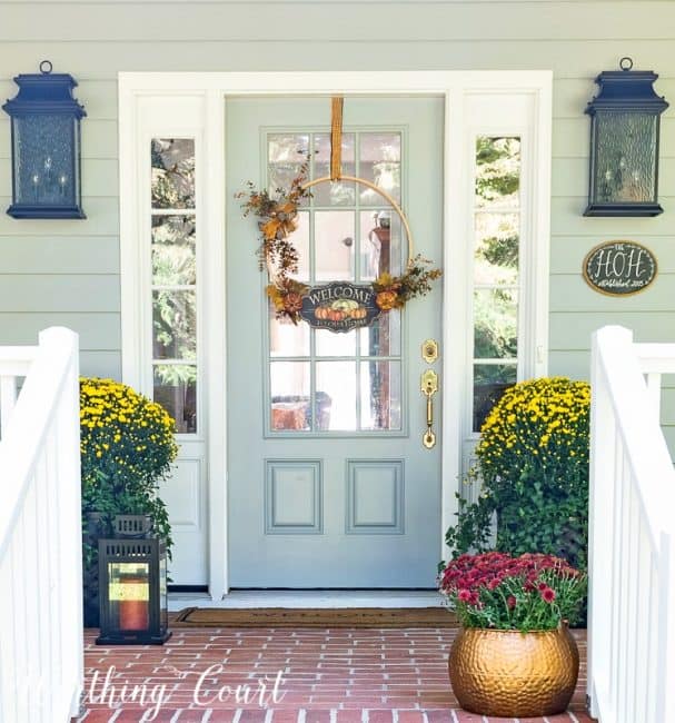 12 Cute Fall Porch Ideas To Create A Welcoming Entry | Worthing Court