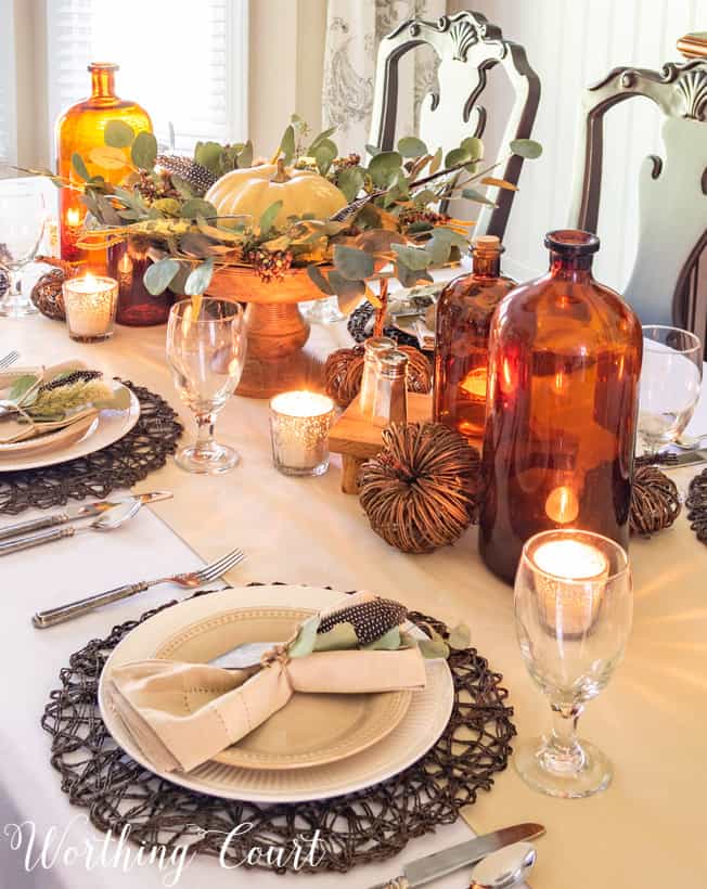 neutral fall table decor for hosting Thanksgiving