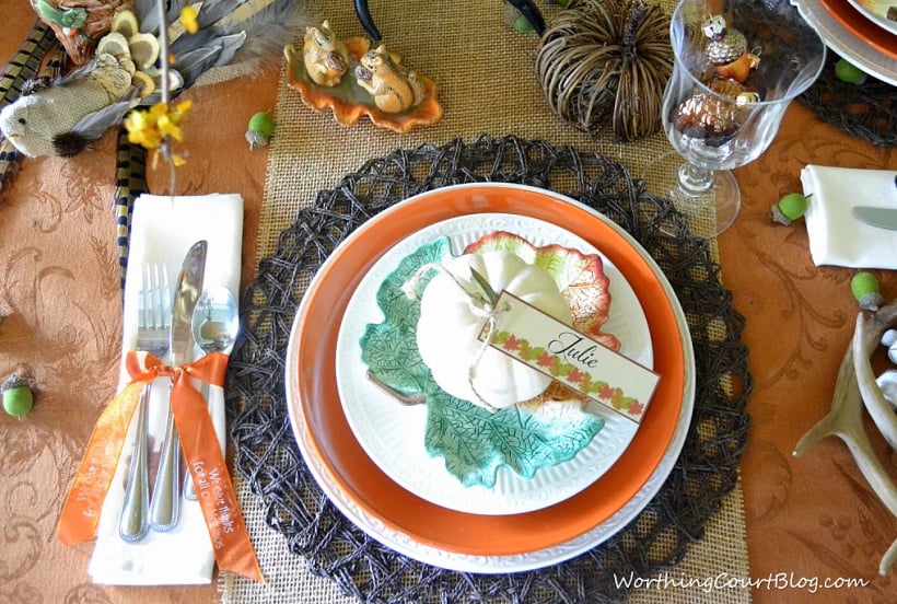 Thanksgiving place setting with traditional fall colors