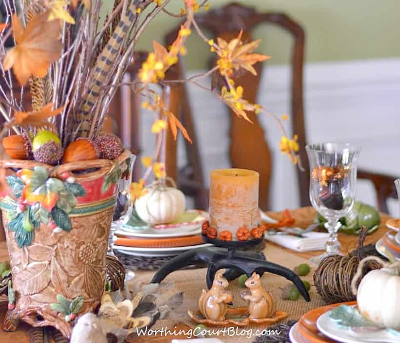 cute salt and pepper shakers on a Thanksgiving table