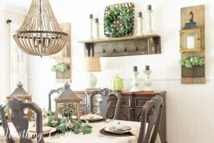dining with with neutral Thanksgiving table decorations
