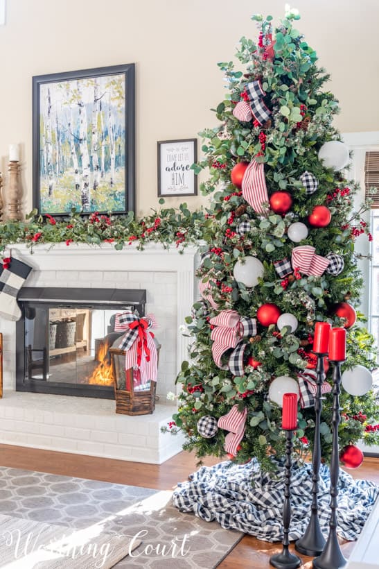 Buffalo check Christmas tree and mantel decor.