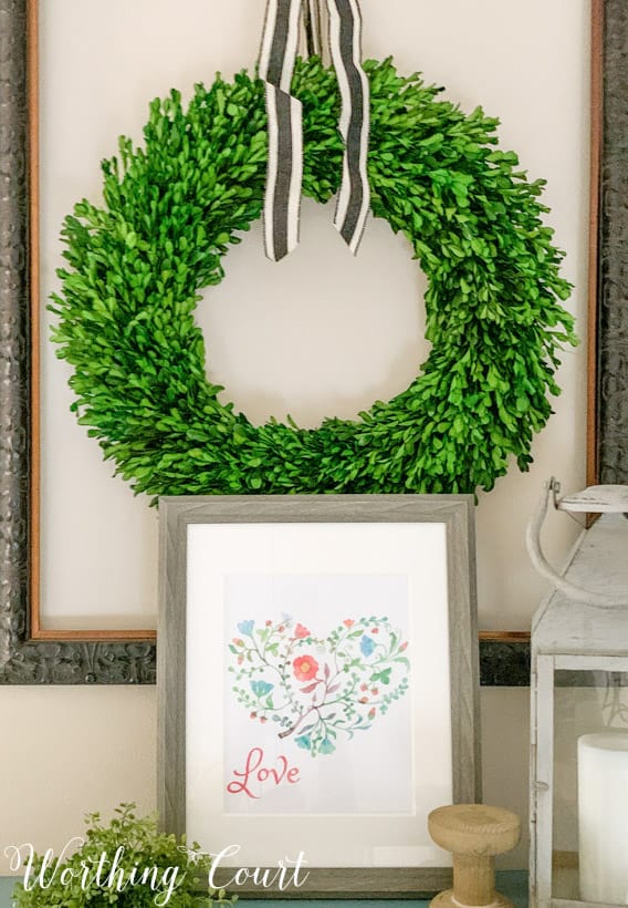 Up close picture of the printable and the wreath.