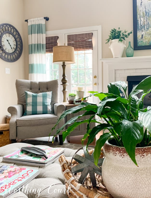 spring family room decor