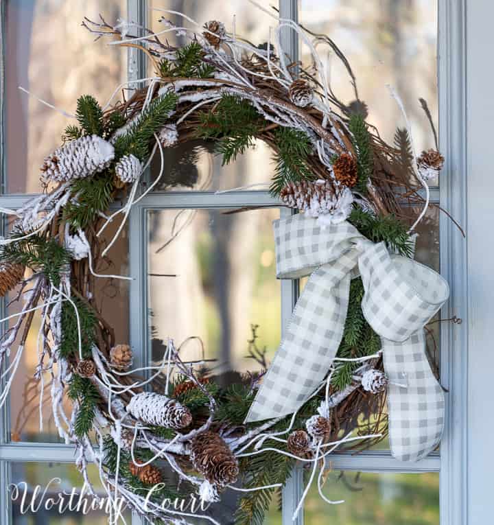 How To Make A Winter Wreath With Only 4 Ingredients!