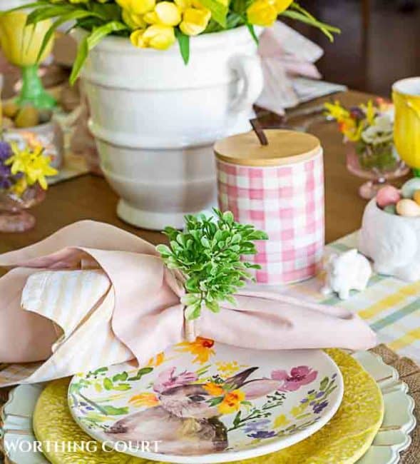 Yellow and pink Easter table decorations