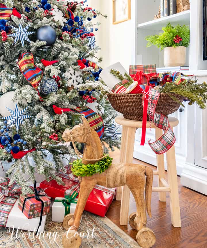 Updated Traditional Red And Green Christmas Living Room - Worthing Court