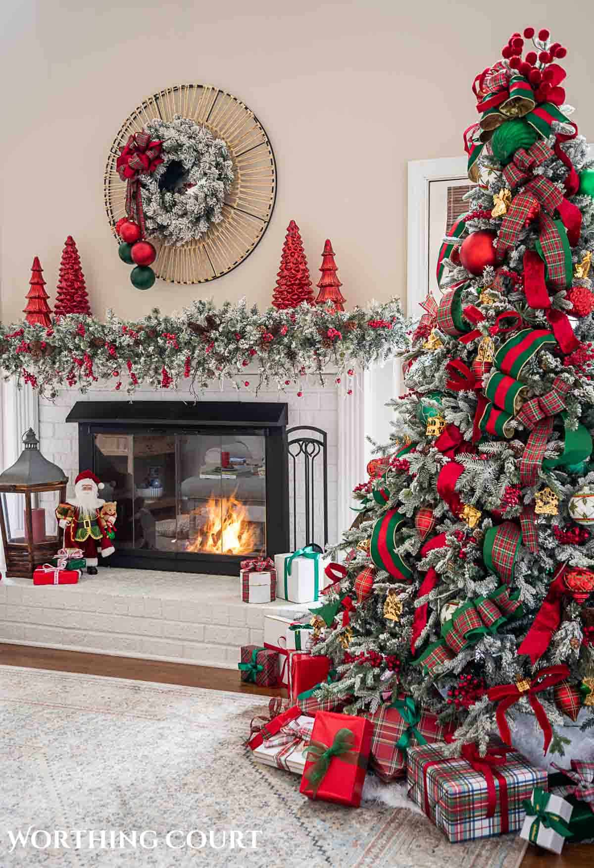 Red Christmas Tree Ideas and This Year's Christmas Living Room