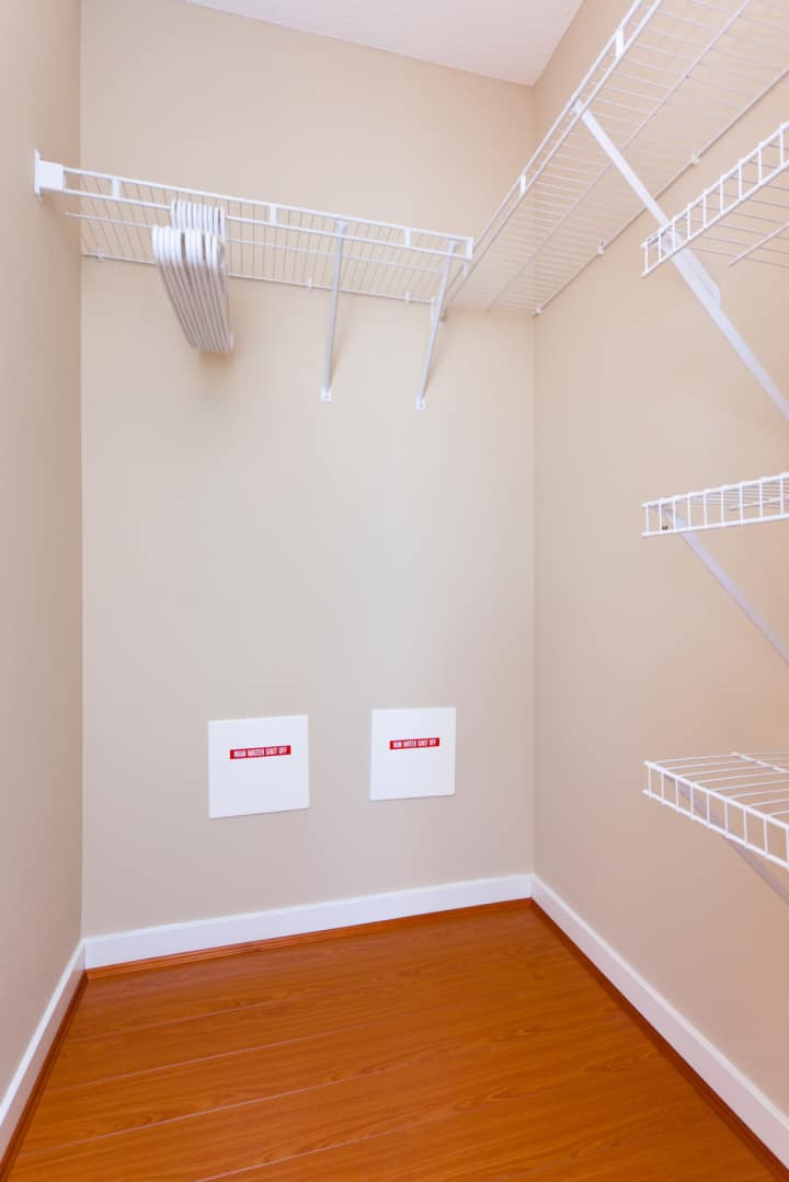 empty small closet with wire shelves ready to be organized