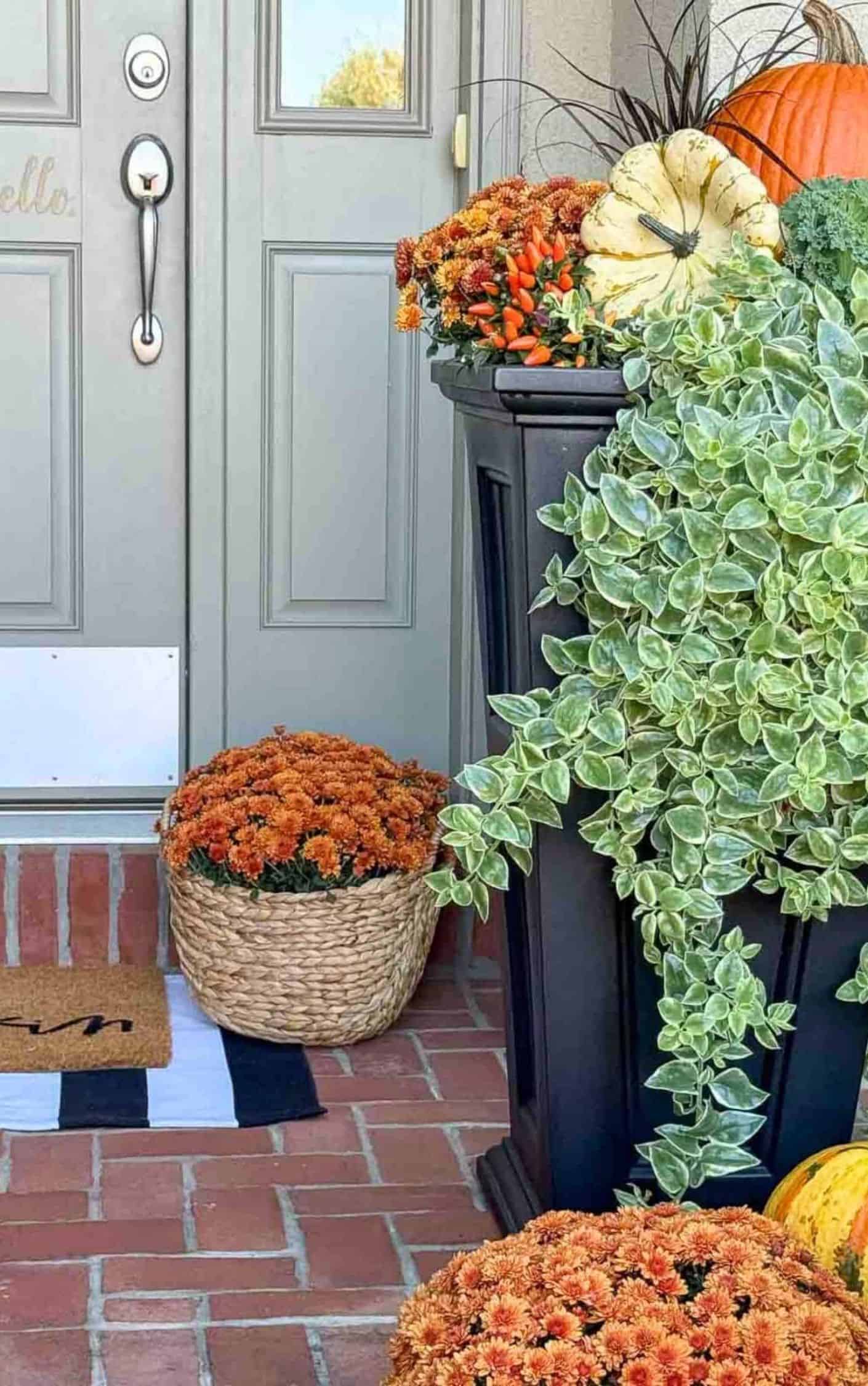 Simple Ideas For Decorating A Small Porch For Fall